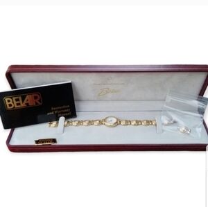BELAIR VINTAGE NEW IN BOX SWISS MADE GOLDTONE SCALLOP DESIGN LADIES WATCH